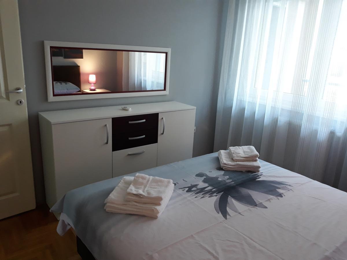 Apartment Azzuro 2 Novi Sad Luaran gambar